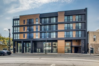 1801 W Grand Ave Unit 303, Chicago, IL 60622