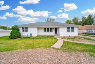 1719 E 9th Ave, Winfield, KS 67156