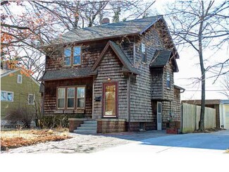 217 S Bluff St, Wichita, KS 67218