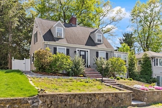 29 Villa St, Waltham, MA 02453