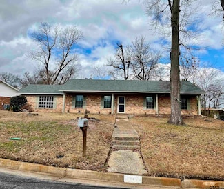 302 Mobile Dr, Tyler, TX 75703