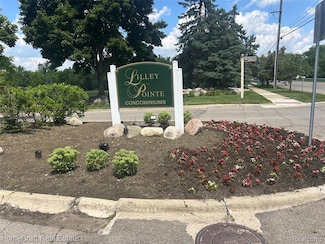 42808 Lilley Pointe Dr, Canton, MI 48187