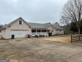 382 Lower Lovelace Rd, West Point, GA 31833