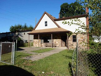 939 S Seminary St, Bloomfield, IN 47424
