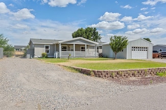 8013 W Agate St, Pasco, WA 99301
