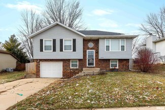 4710 Davis St, Bettendorf, IA 52722