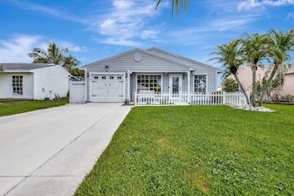 9123 Carma Dr, Boynton Beach, FL 33472