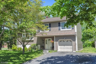 201 4th Ave, Hackettstown, NJ 07840