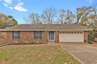 12721 Pleasant Forest Dr, Little Rock, AR 72212