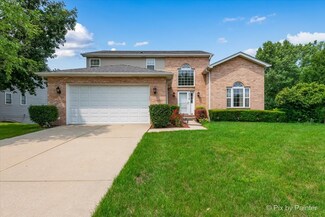 4014 Blackstone Ave, Gurnee, IL 60031