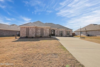 209 Chartleigh Cir, Canton, MS 39046