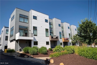 18875 Riversouth Trace Unit 20, Fairview Park, OH 44126