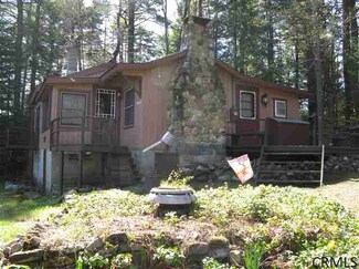 200 Easy St, Middle Grove, NY 12850