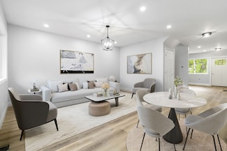 43 Pine St, Taunton, MA 02780