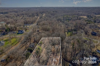 804 Pierce Ave, Mount Holly, NC 28120