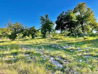 000 E Canyons Dr, Fredericksburg, TX 78624