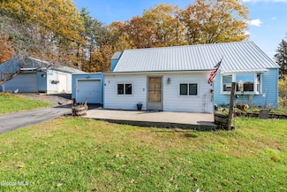 2 Verda Ave, Delmar, NY 12054