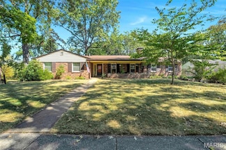 429 Geyer Forest Dr, Saint Louis, MO 63122