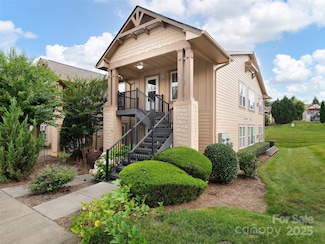 1906 Deermouse Way, Hendersonville, NC 28792