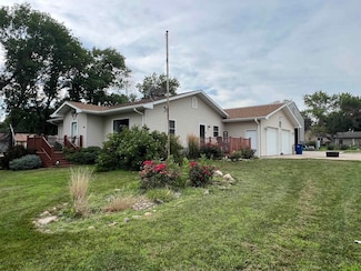 609 W Omaha St, Crofton, NE 68730