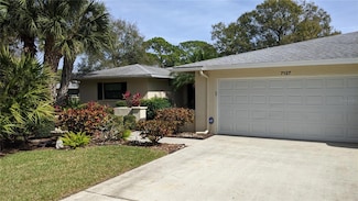 7127 Fairway Bend Ln, Sarasota, FL 34243