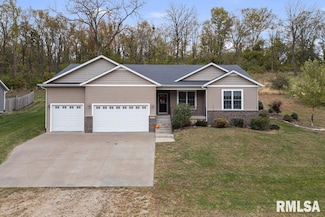 1215 Waverly Rd, Davenport, IA 52804