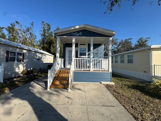 26 Tangerine St, Palmetto, FL 34221