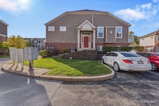 920 Charlton Ln Unit 5106, Naperville, IL 60563