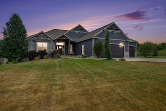 3465 Hawthorne Ct, Dorr, MI 49323