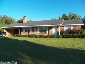 1325 S Martin St, Warren, AR 71671