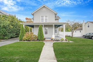 45 Maple Ave, Patchogue, NY 11772