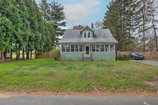 9 Cross Path Rd, Northampton, MA 01060