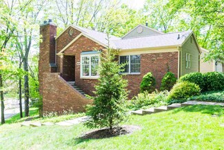 2624 E Windermere Woods Dr, Bloomington, IN 47401