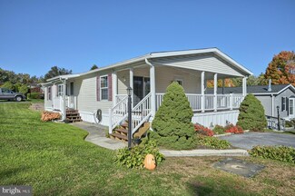 104 Dovefield Dr, Lancaster, PA 17603