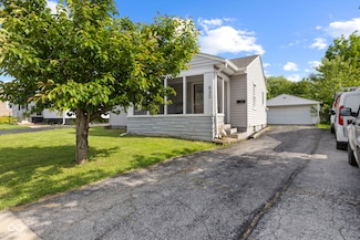 633 Fletcher Ln, Beech Grove, IN 46107