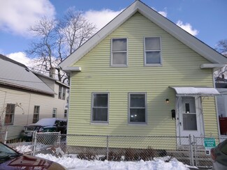 28 Smith St, Lowell, MA 01851