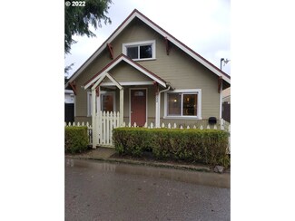 222 Cherry Ct, Cottage Grove, OR 97424