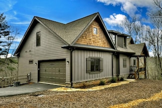 152 Oceola Dr, Ellijay, GA 30540