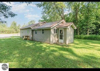 1651 Airway Dr, Mount Pleasant, MI 48858