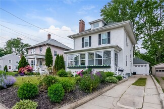9 King Ave, Cranston, RI 02905