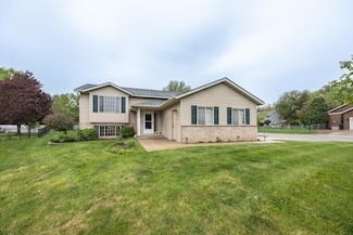 4563 Savannah Dr NW, Rochester, MN 55901
