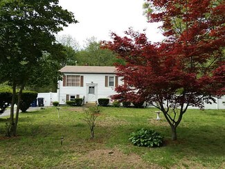 11 Maywood Ave, Warwick, RI 02889