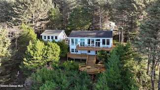 79274 Ray Brown Rd, Arch Cape, OR 97102