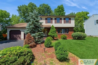 17 Stacey St, Edison, NJ 08820
