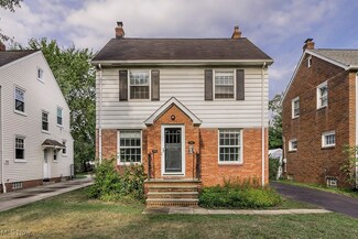 2216 Barrington Rd, University Heights, OH 44118