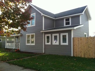 204 W Wayne St, South Whitley, IN 46787