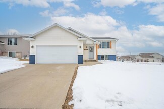 5329 King Arthur Dr NW, Rochester, MN 55901