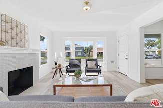 9402 S Van Ness Ave, Los Angeles, CA 90047