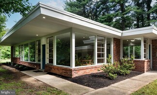 3604 Darby Rd, Harrisburg, PA 17109