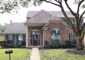 3226 Country Club Blvd, Stafford, TX 77477
